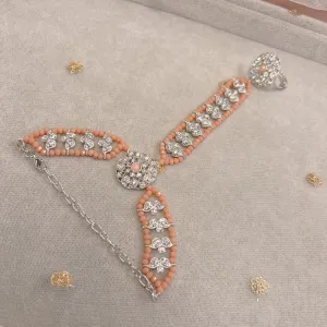 Avleen Silver Hand Harness - Peach