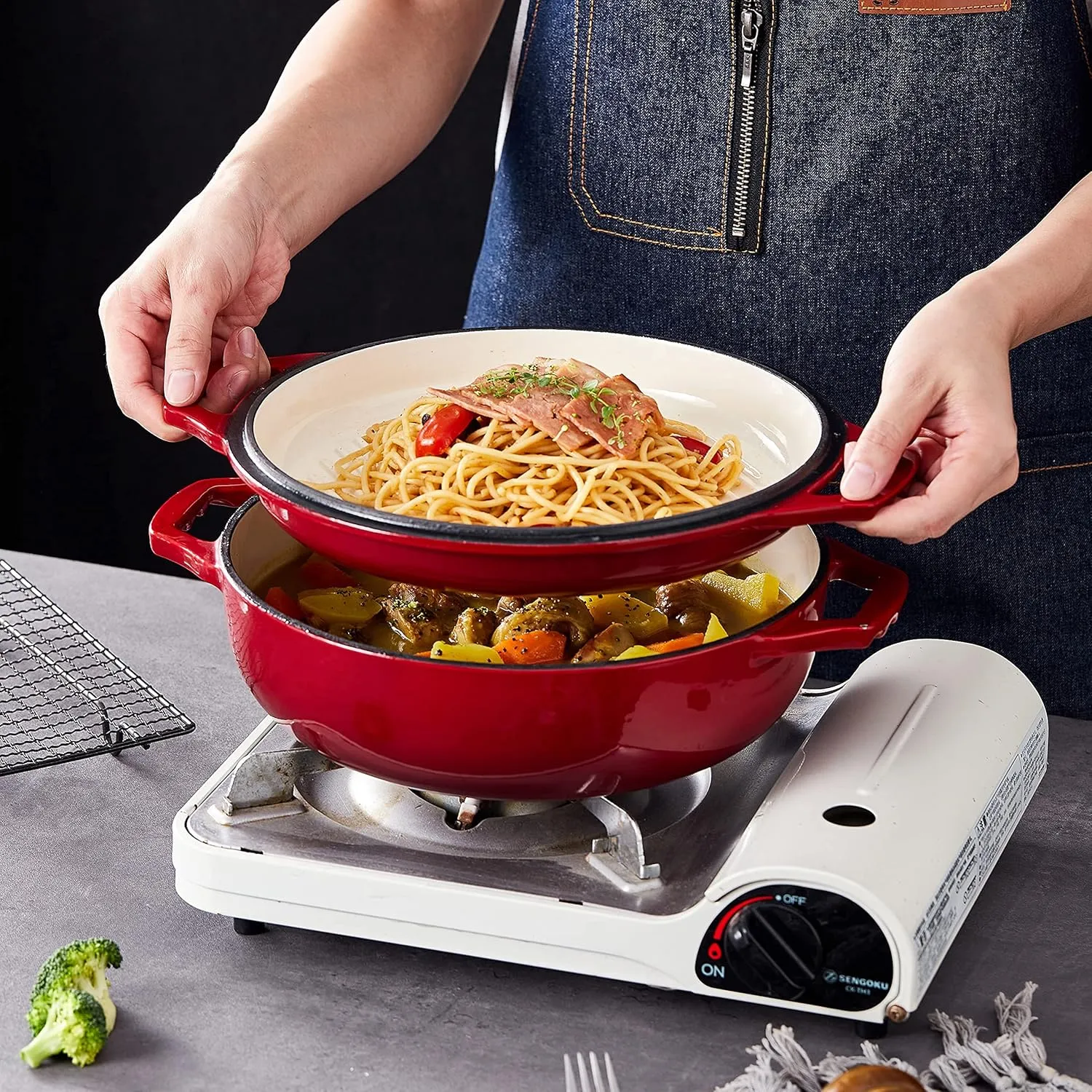 Bruntmor 2-in-1 Pre-Seasoned Cast Iron Pan |Cocotte Double Braiser Pan with Grill Lid 3.3 Quarts - Barbecue Grill Non Stick Frying Pan - Nonstick Cookware Set with Wide Handle (Red)