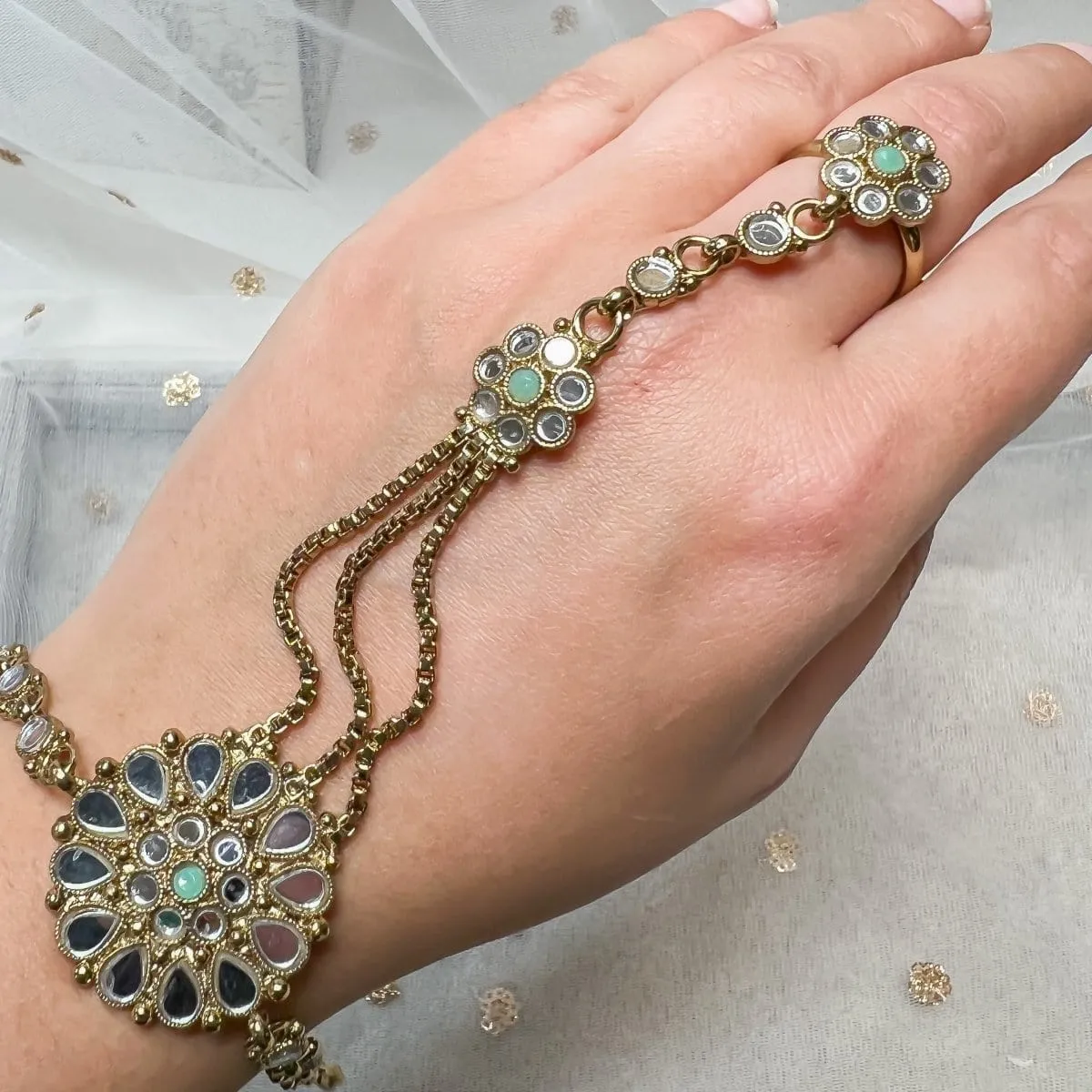 Mirror and Mint Hand Harness