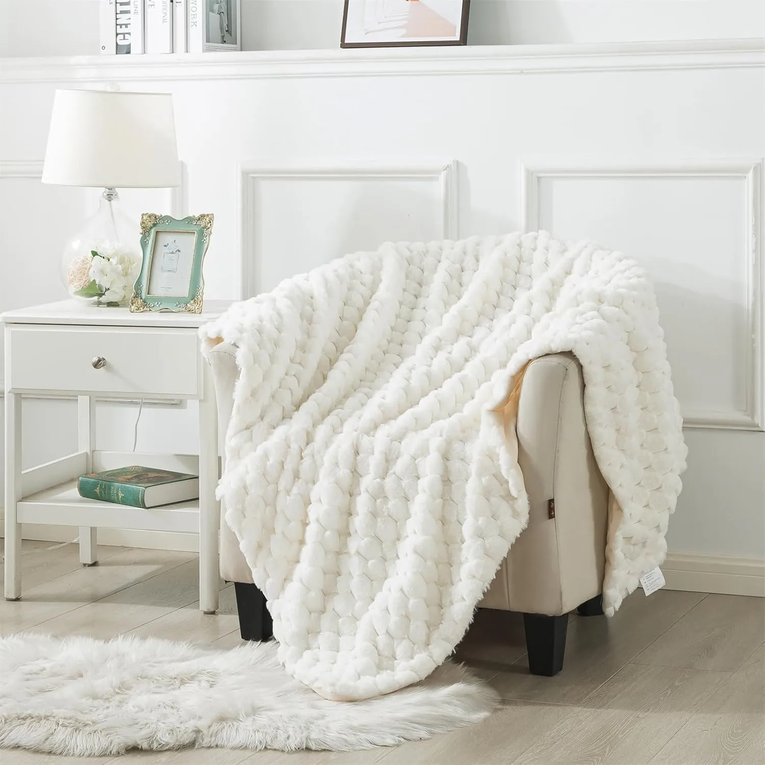 Wajade Plush Faux Rabbit Fur Throw Blanket, Soft Diamond Pattern Jacquard Double-Layered Fluffy Fleece Blanket for All Seasons Cozy Decorative Blanket for Couch Bed Sofa, 50 x 60 inches, Ivory White