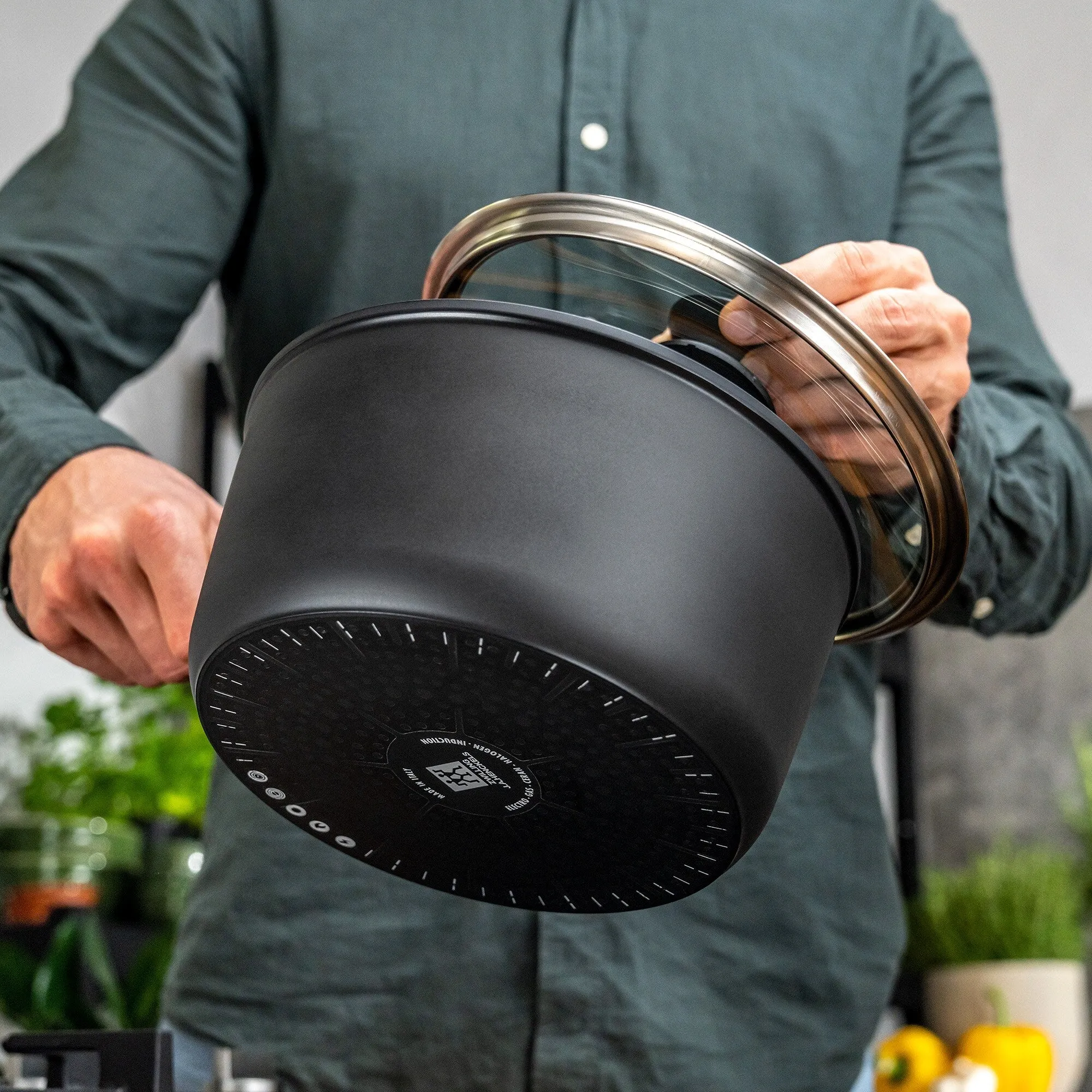 ZWILLING Madura Plus Forged 5-qt Aluminum Nonstick Dutch Oven with Lid - Black