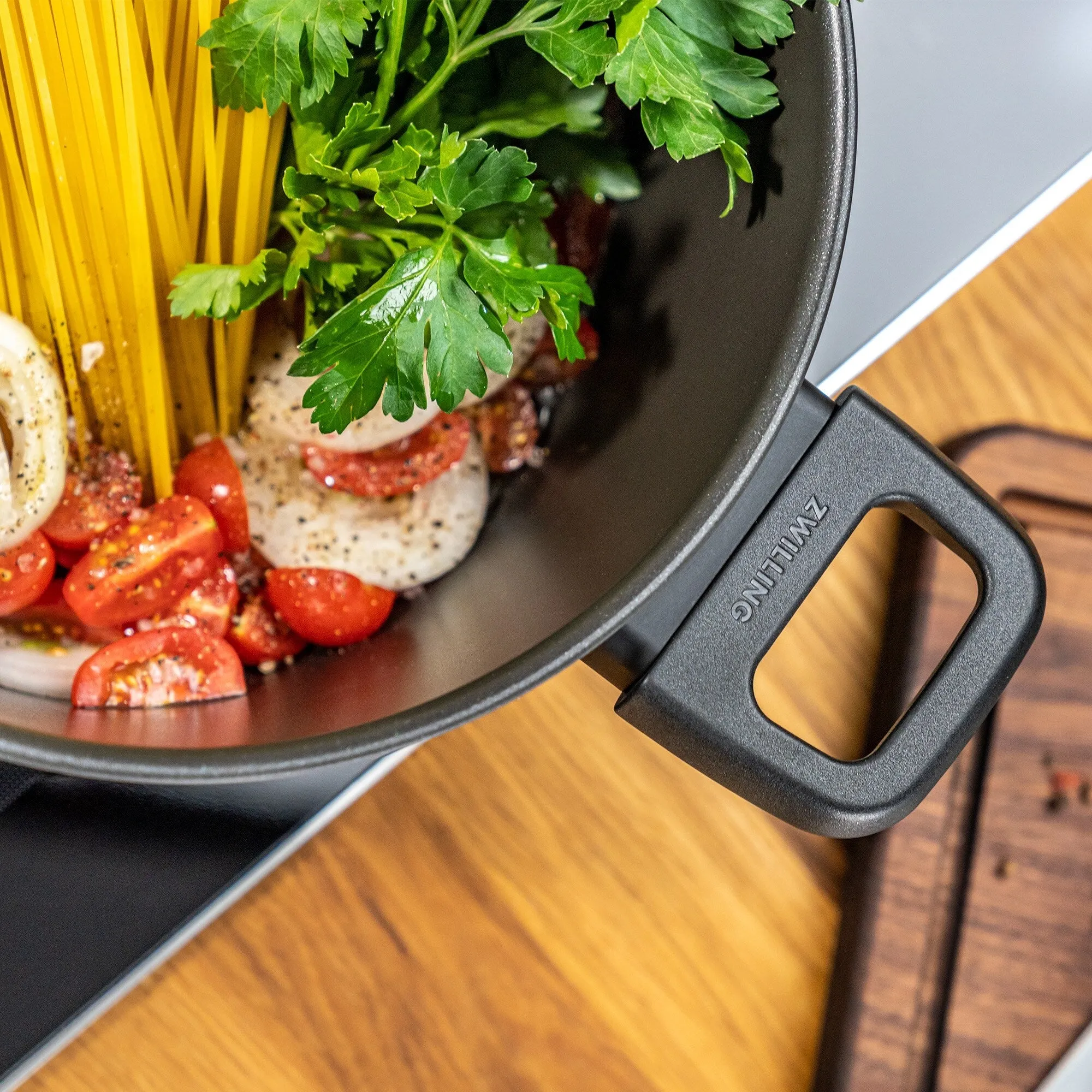 ZWILLING Madura Plus Forged 5-qt Aluminum Nonstick Dutch Oven with Lid - Black